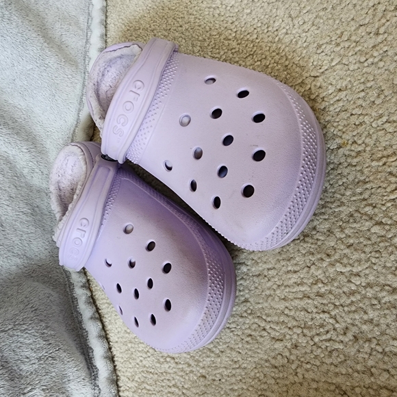 CROCS Purple Slippers - Picture 2 of 3